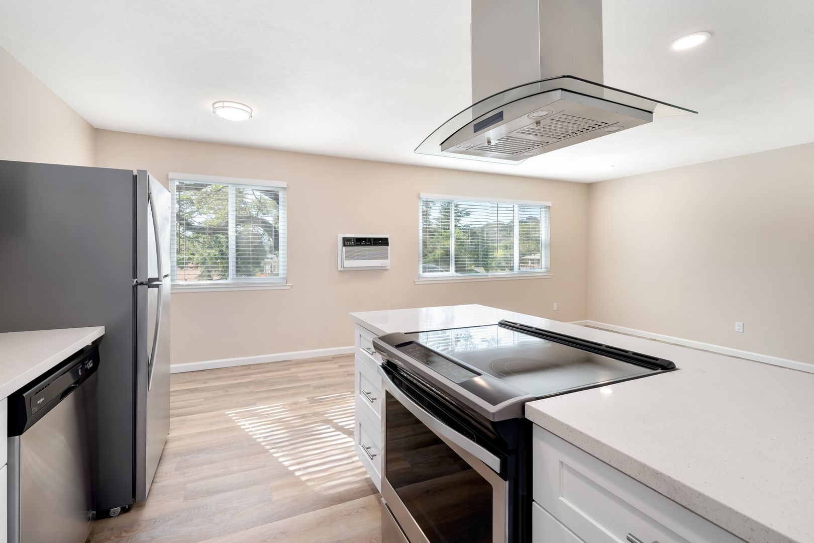 Newly Renovated 2 Bedroom 1 Bathroom