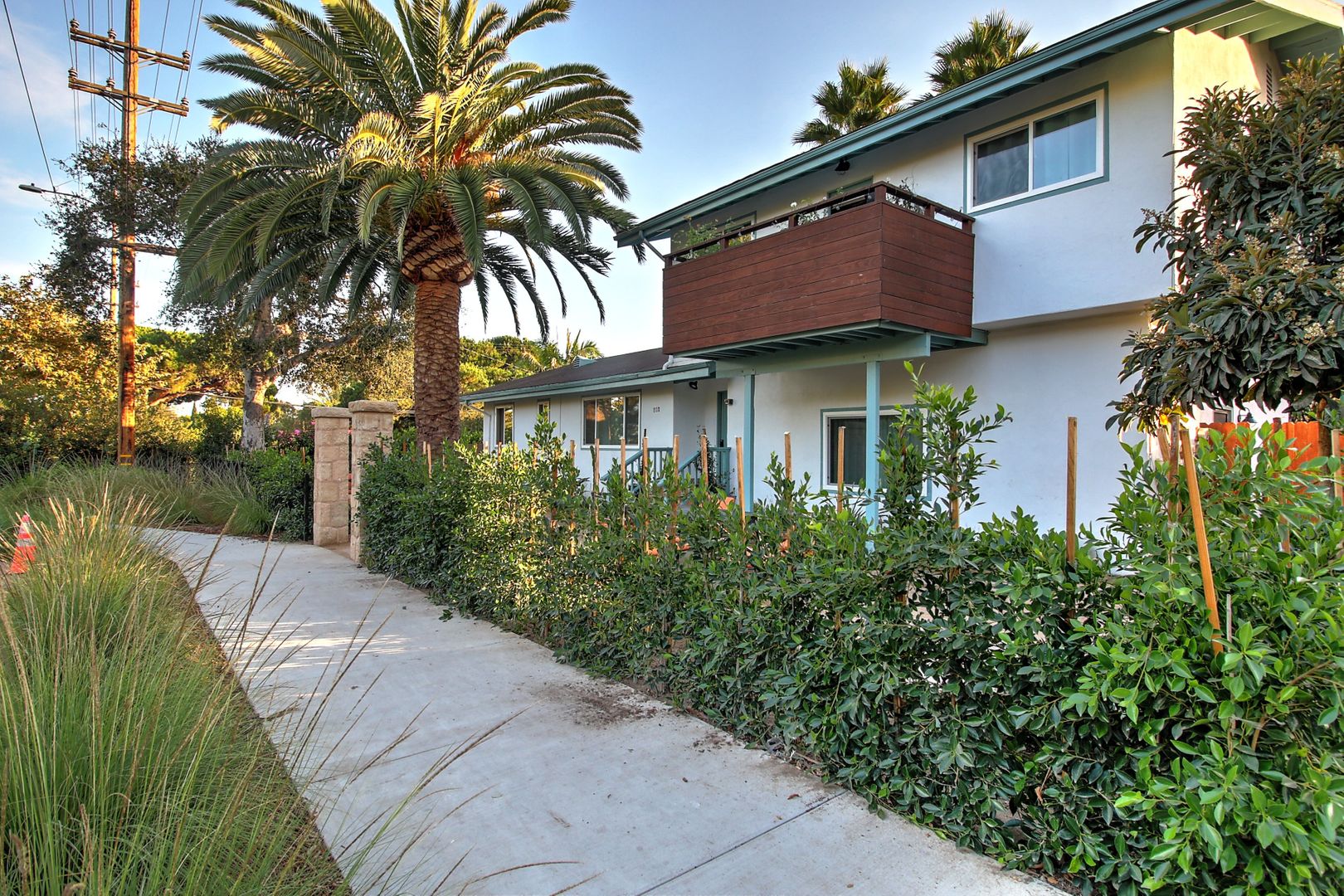 Renovated and Upgraded One Bedroom/One Bath Great Location!